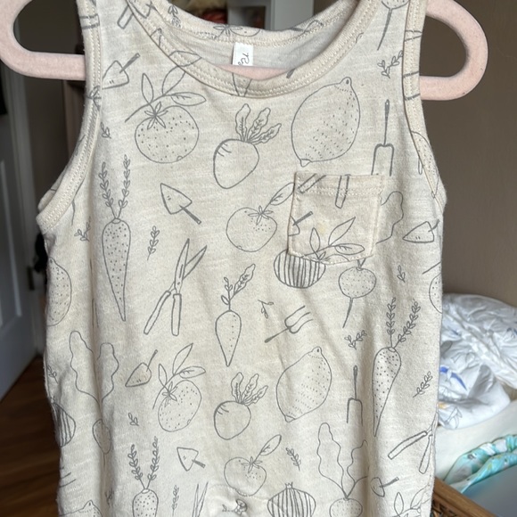 🚫GIFTED🚫 Vegetable Baby Romper - Picture 7 of 8